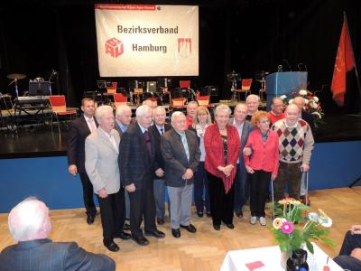 ca. ein Dutzend Jubilare mit 60 Jahren Mitgliedschaft