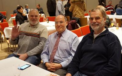 Gregor Gysi, eingerahmt von Frank Schlanske und dem ehemaligen Bezirksvorsitzenden Rainer Prestin