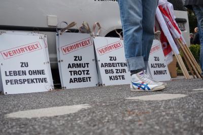 "Verurteilt zu Armut trotz Arbeit" (Foto: IG BAU). "Verurteilt zu Armut trotz Arbeit" (Foto: IG BAU).