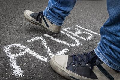 Azubi macht Schritt nach vorne Azubi macht Schritt nach vorne