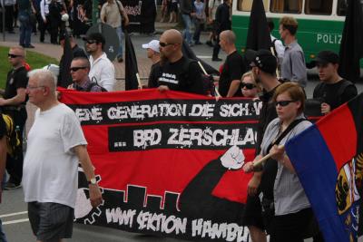 Hamburger Neonazis: "BRD zerschlagen" Hamburger Neonazis: "BRD zerschlagen"