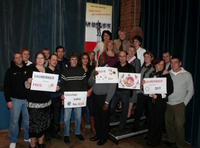 Sauberkeit hat ihren Preis: Gebäudereiniger stimmen sich auf ihre Tarifrunde ein.