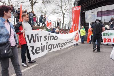 Transparent "Wir sind Reinigungskräfte" Transparent "Wir sind Reinigungskräfte"